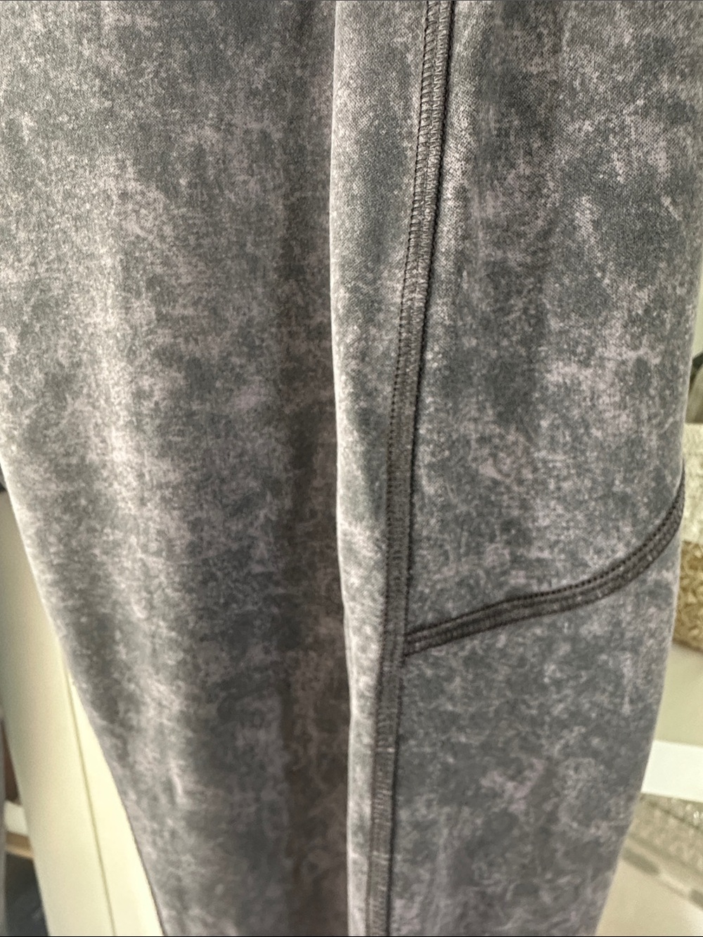 Lululemon size 10 yoga pants - Picture 8 of 12